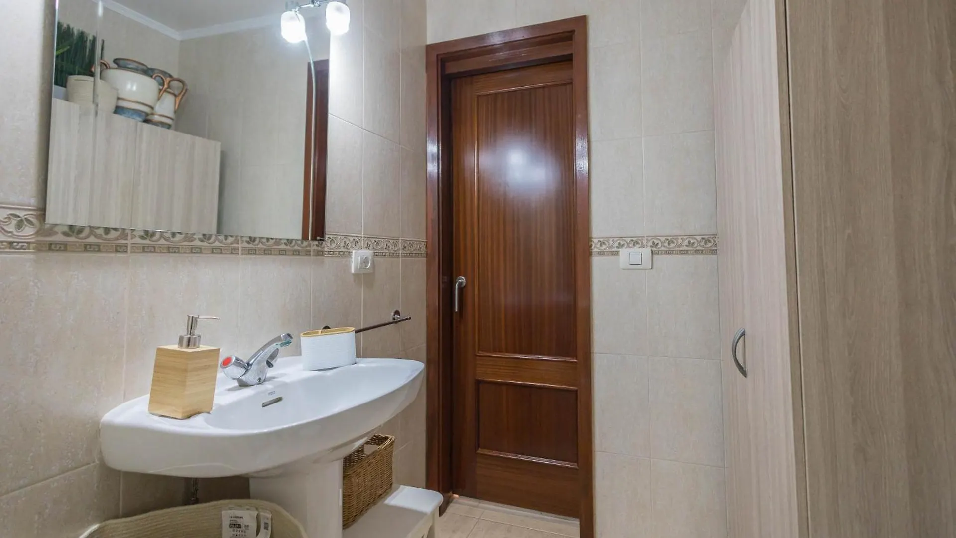 Cozy House Mesa Y Lopez-1Br & Courtyard Apartment Las Palmas de Gran Canaria Spain