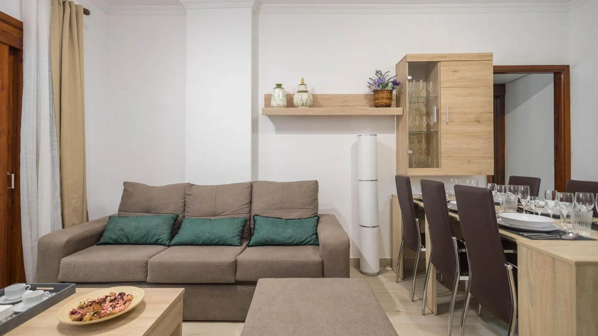 Cozy House Mesa Y Lopez-1Br & Courtyard Apartment Las Palmas de Gran Canaria Spain