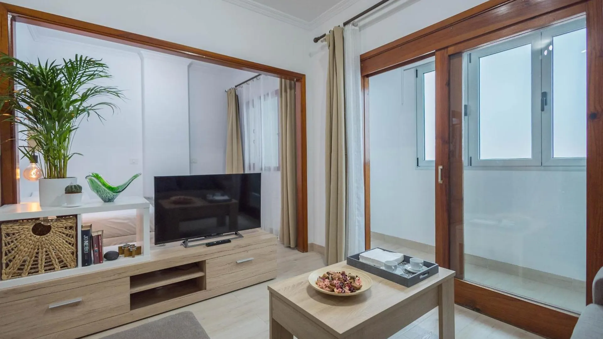 Cozy House Mesa Y Lopez-1Br & Courtyard Apartment Las Palmas de Gran Canaria