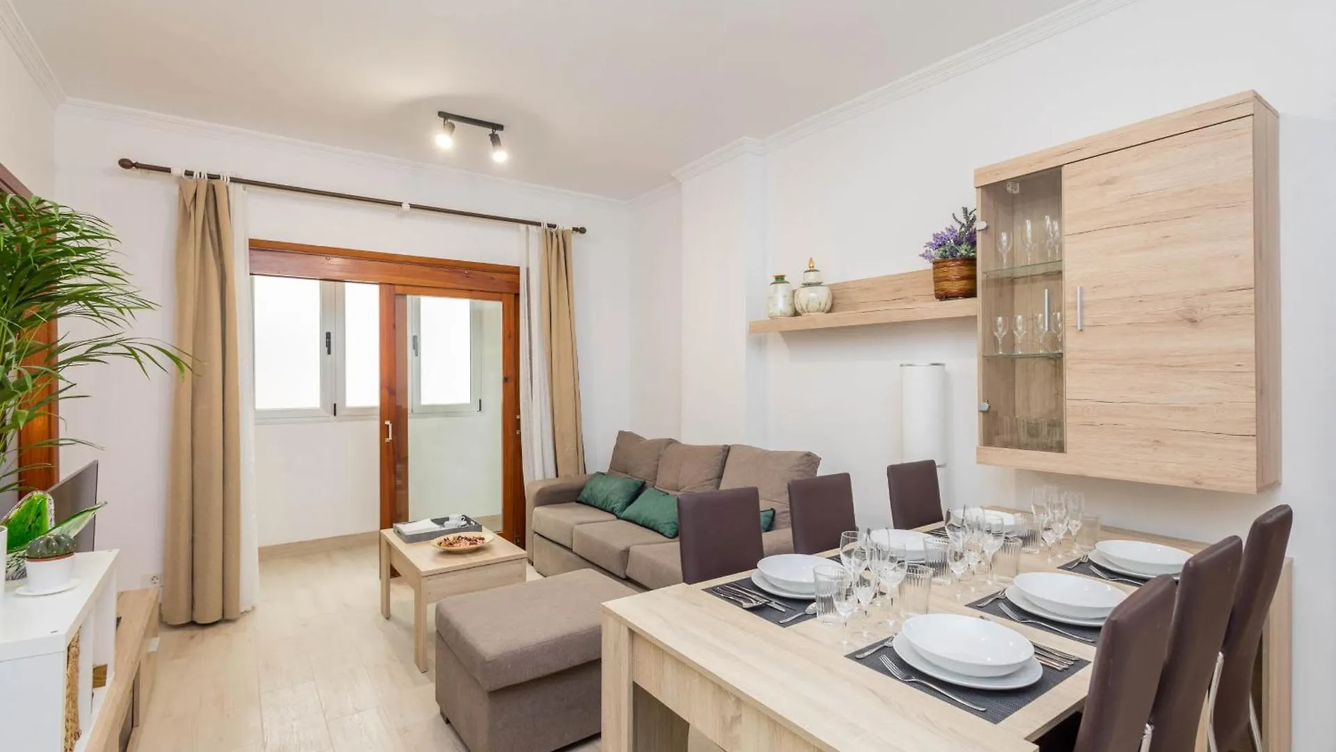 Cozy House Mesa Y Lopez-1Br & Courtyard Apartment Las Palmas de Gran Canaria