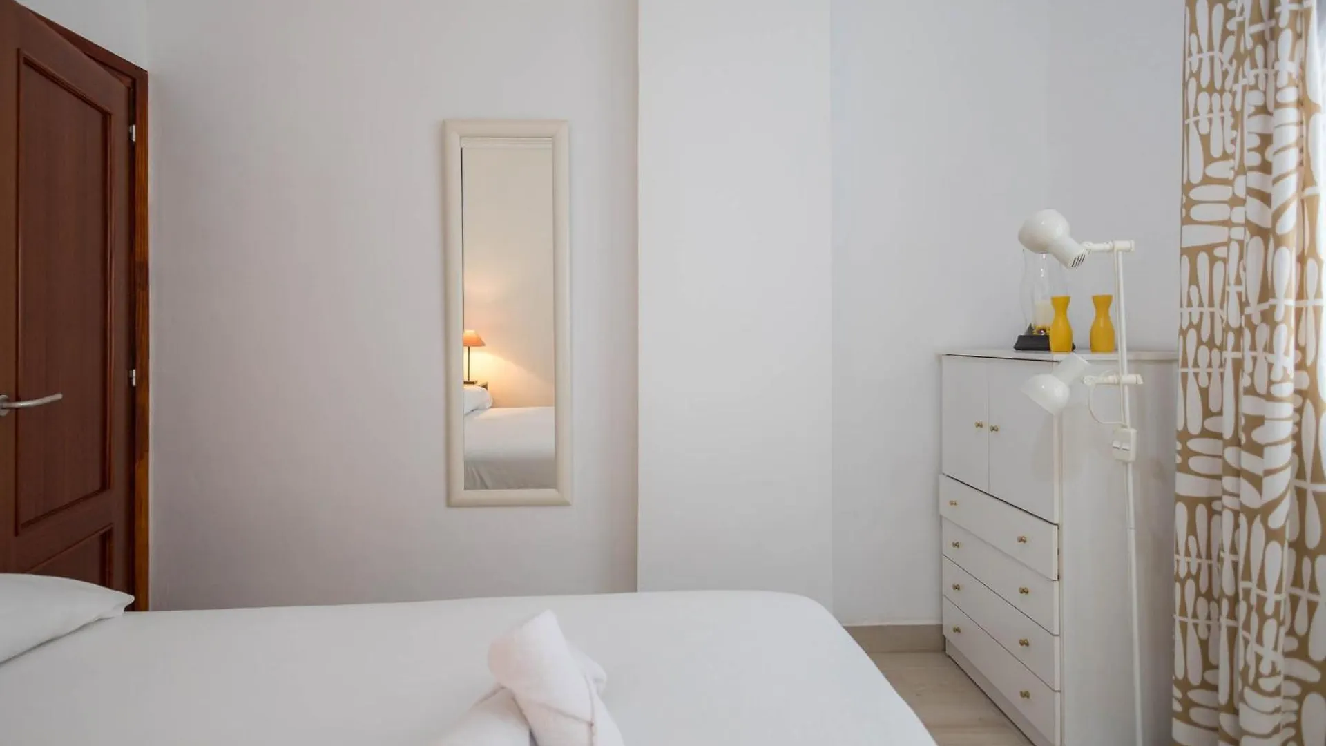 Cozy House Mesa Y Lopez-1Br & Courtyard Apartment Las Palmas de Gran Canaria Spain