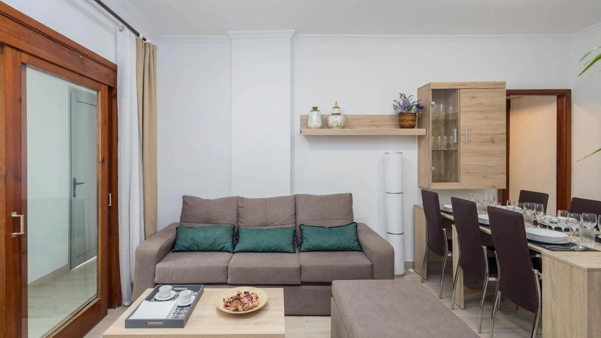 Cozy House Mesa Y Lopez-1Br & Courtyard Apartment Las Palmas de Gran Canaria Spain